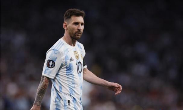 红绿蓝退休证惊人真相：颜色与养老金无关！90%退休老人不知道的内幕